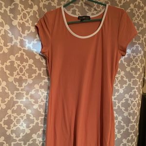 Light pink dress never worn. In good condition